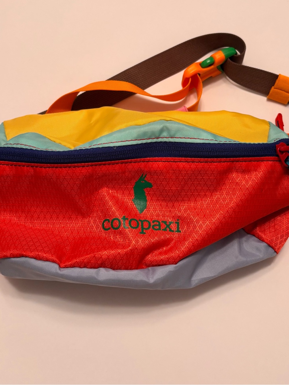 Cotopaxi fanny pack / crossbody bag